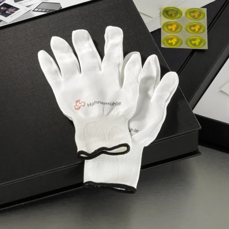 hahnemuehle-gloves.jpg
